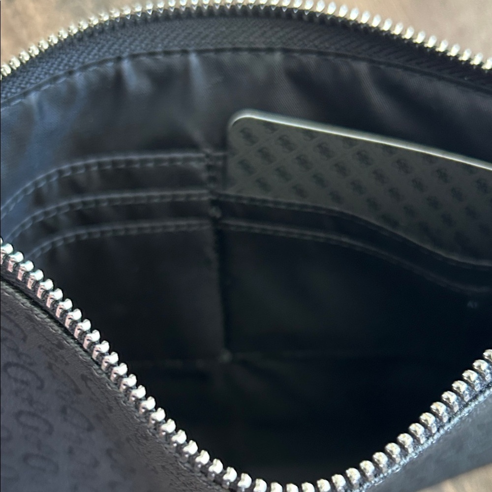 GUESS Charcoal Embossed woman’s Wristlet wallet - Picture 3 of 6